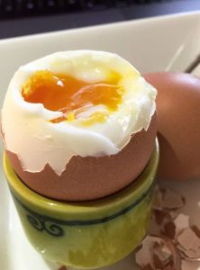 البيض المسلوق:نصف استواء